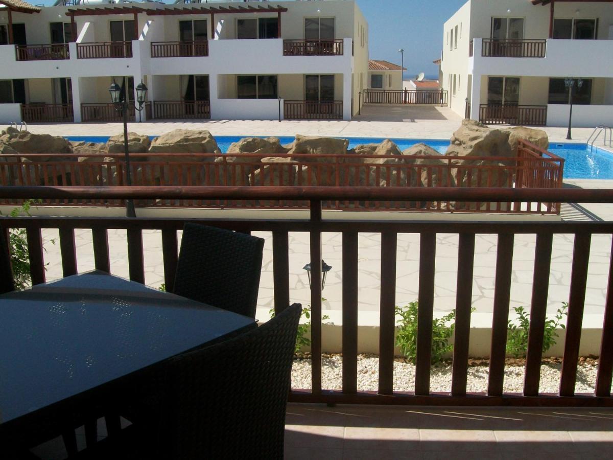 C5 Vanessa Poolside Apartment Peyia Exterior photo