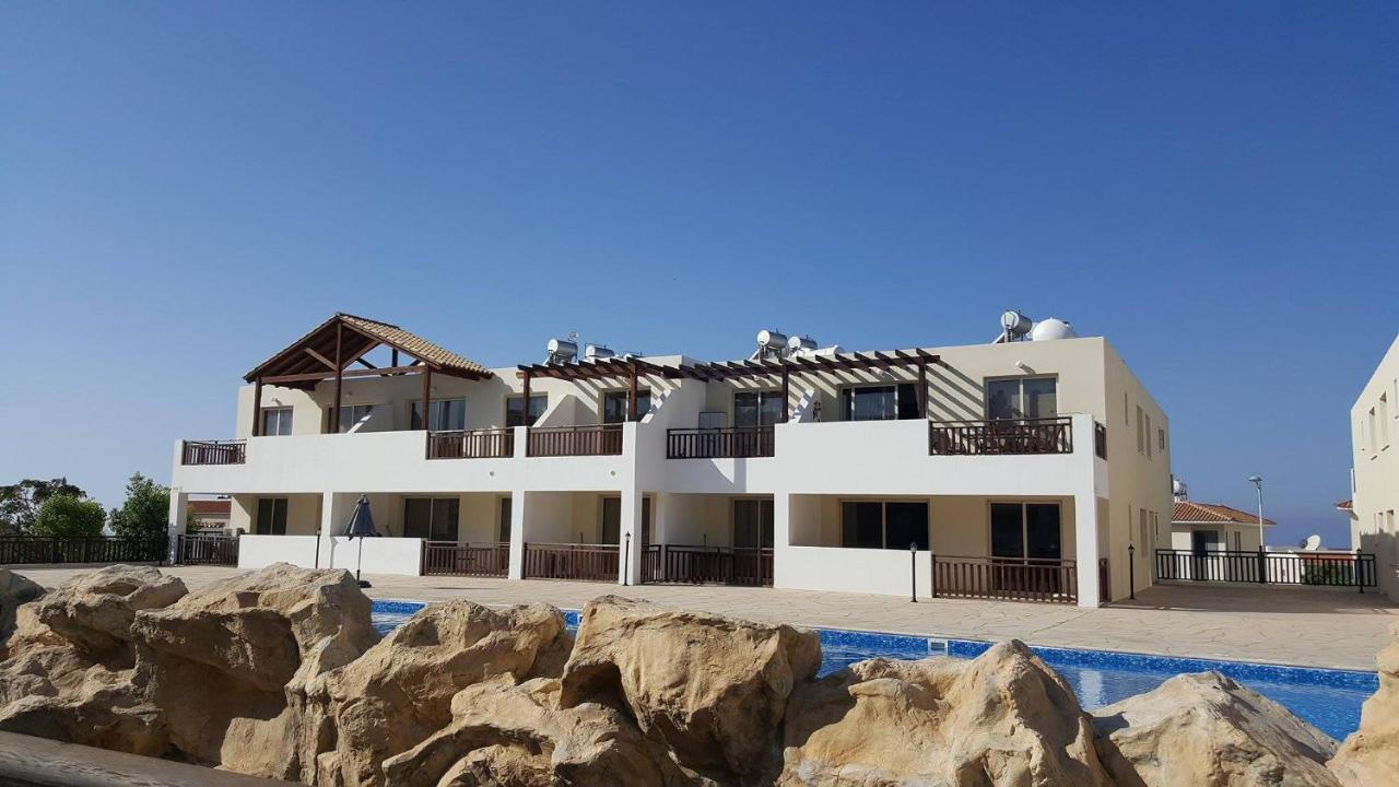 C5 Vanessa Poolside Apartment Peyia Exterior photo